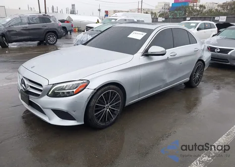2020 Mercedes-Benz C 300 z USA, uszkodzony, nr VIN 55SWF8DB5LU328800